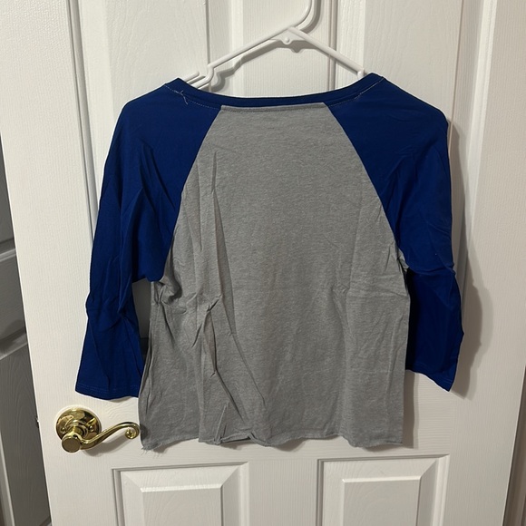 UA High Quarter Sleeve Crop Top - Picture 2 of 2